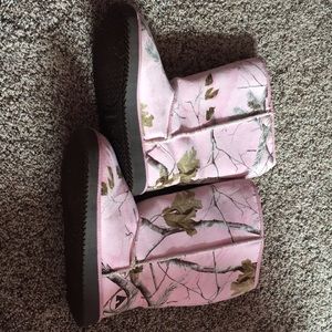 Airwalk Pink Camo winter boots